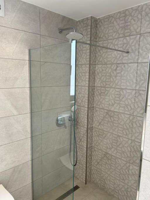 Penthouse Med Privat Saltvannsbasseng Pa Esentepe Beach كيرينيا المظهر الخارجي الصورة