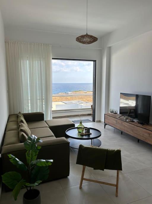 Penthouse Med Privat Saltvannsbasseng Pa Esentepe Beach كيرينيا المظهر الخارجي الصورة