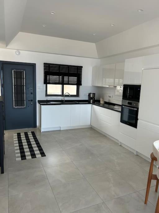 Penthouse Med Privat Saltvannsbasseng Pa Esentepe Beach كيرينيا المظهر الخارجي الصورة