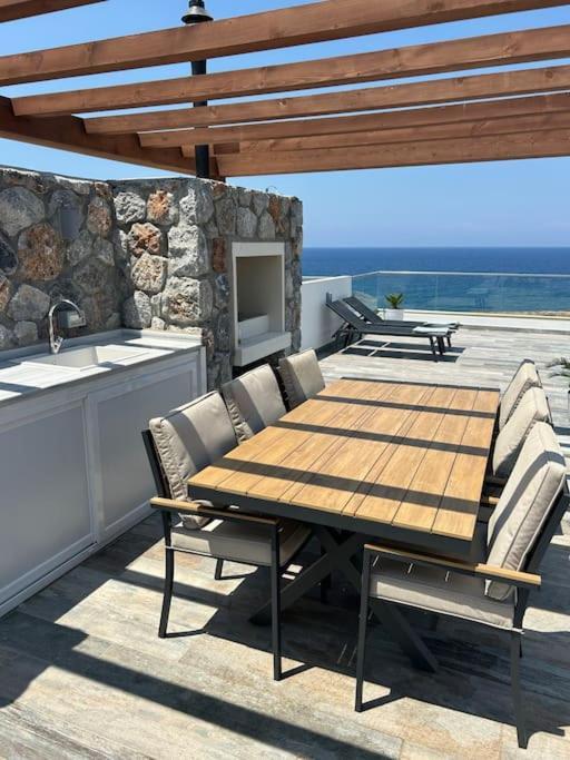 Penthouse Med Privat Saltvannsbasseng Pa Esentepe Beach كيرينيا المظهر الخارجي الصورة