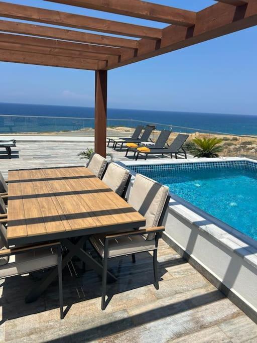 Penthouse Med Privat Saltvannsbasseng Pa Esentepe Beach كيرينيا المظهر الخارجي الصورة